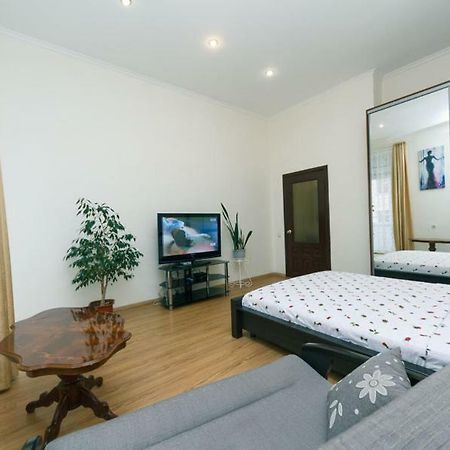 Apartment On Saksahanskoho Street Kiev Luaran gambar