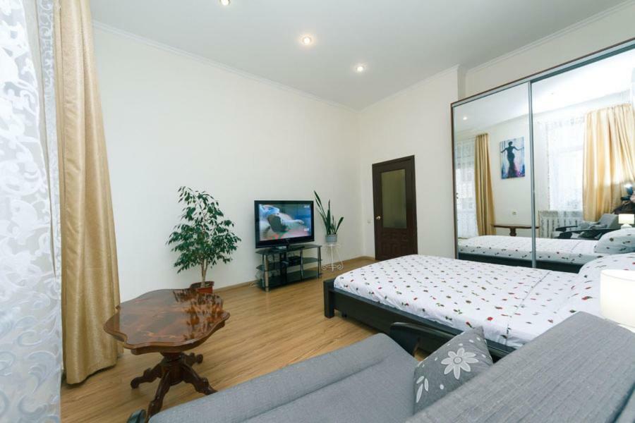 Apartment On Saksahanskoho Street Kiev Luaran gambar